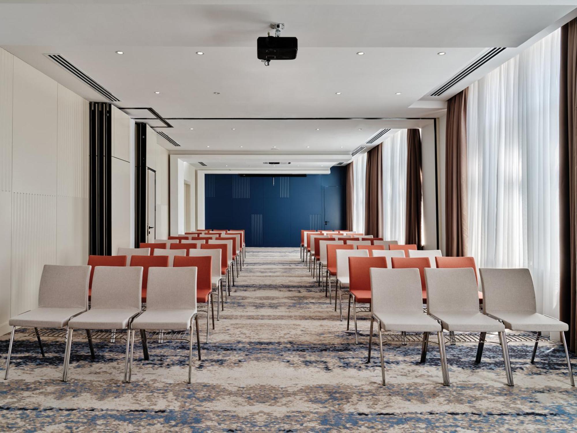 Crowne Plaza Tashkent By Ihg Hotel Ngoại thất bức ảnh